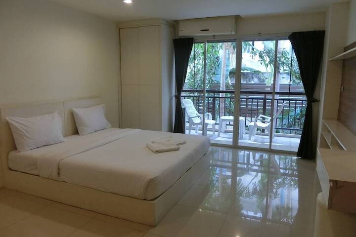 Room 26 of 83