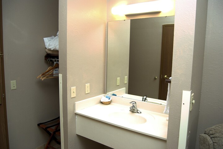 Room 26 of 59