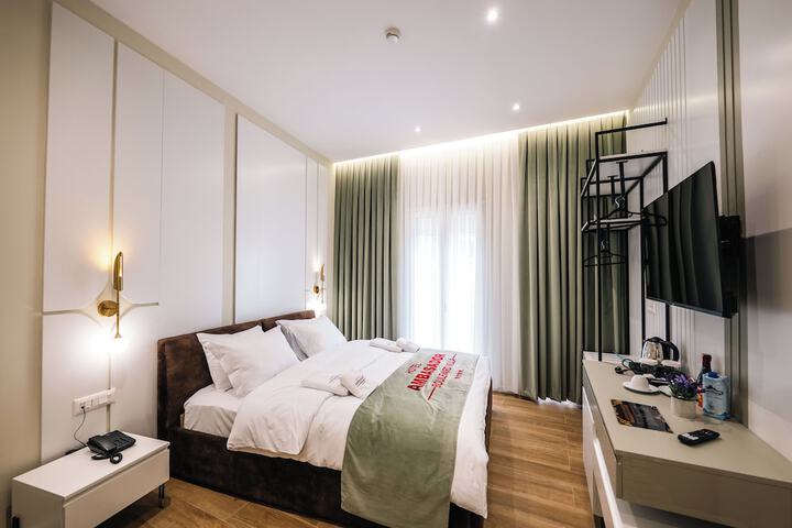 Room 64 of 120