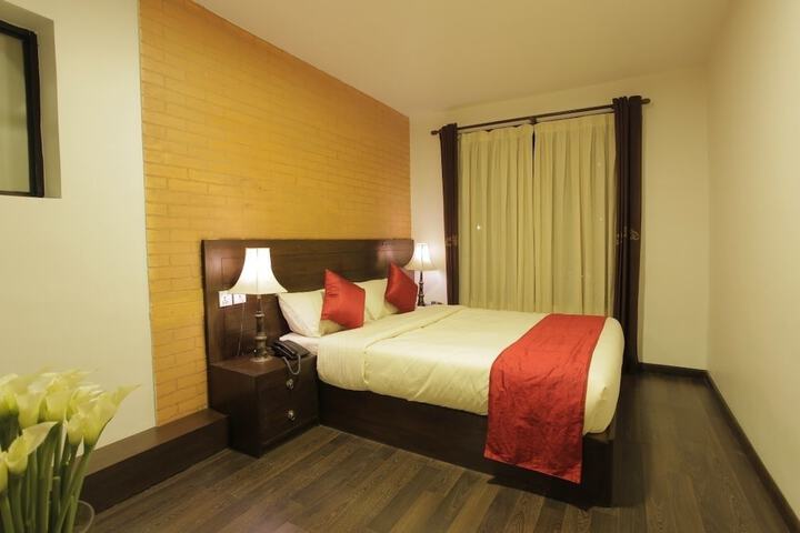 Room 14 of 156