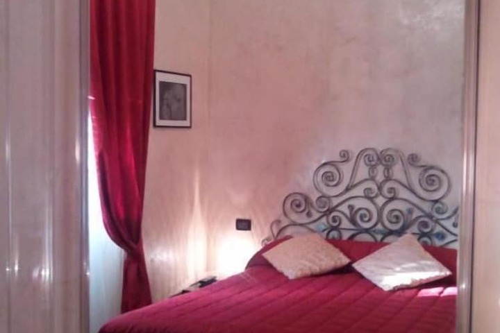 Room 16 of 36