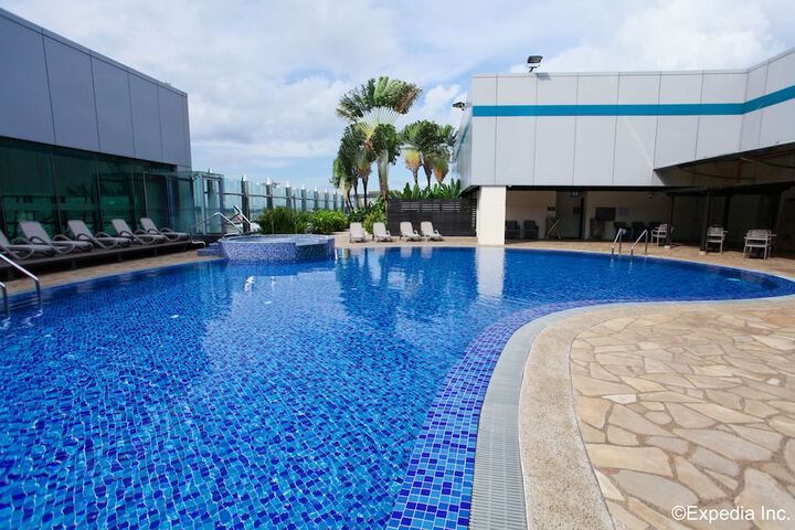 Hotel Pool