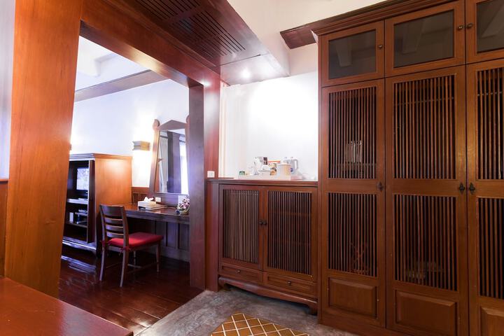 Room 15 of 83