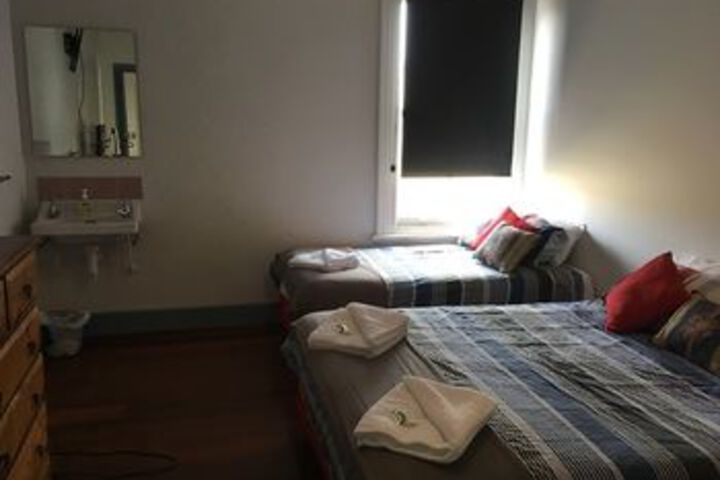 Room 10 of 26