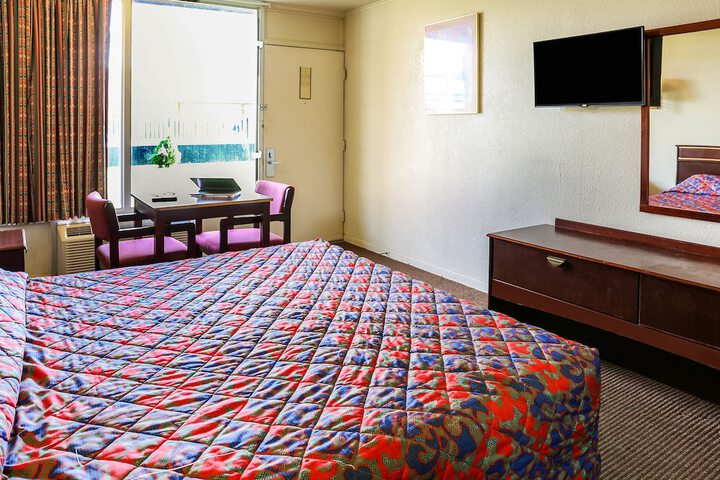 Room 7 of 35