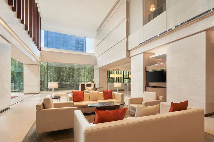 Entrance & Lobby