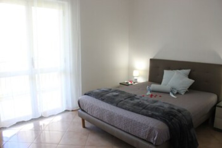 Room 12 of 33