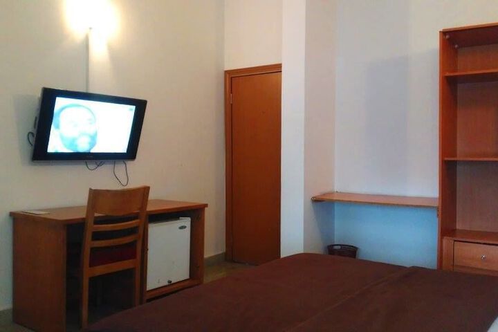 Room 8 of 44