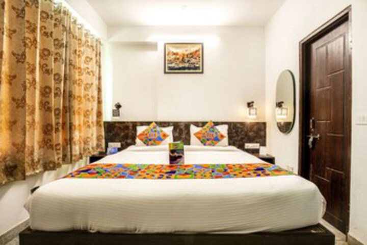 Room 18 of 25