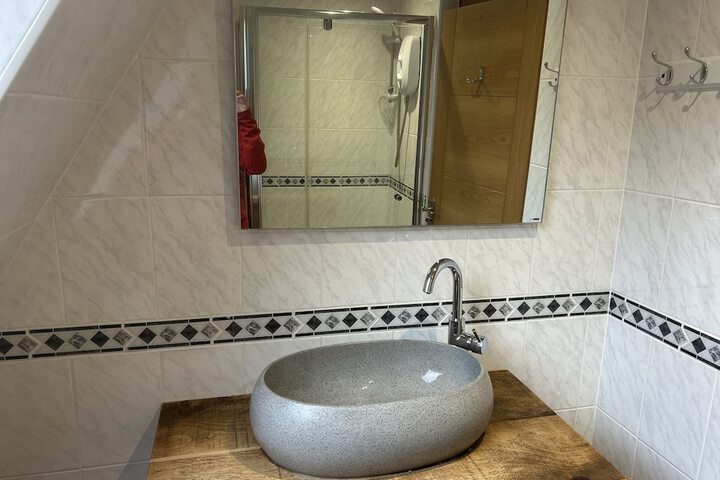 Room 9 of 49