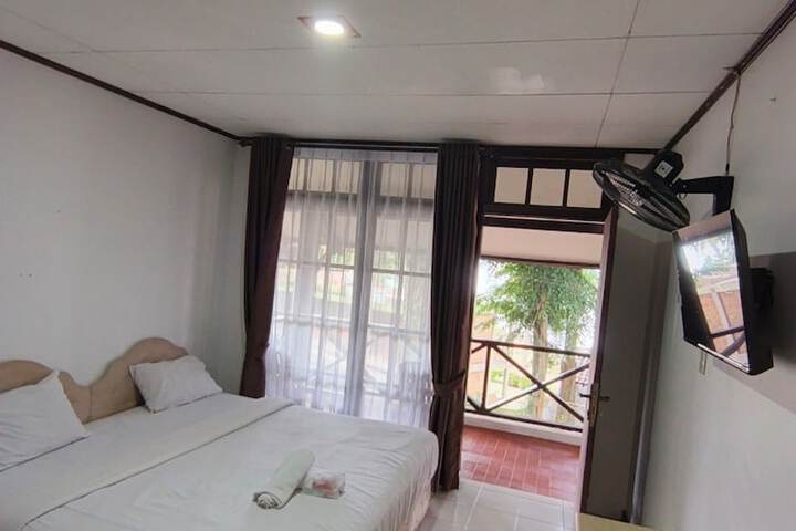 Room 28 of 63