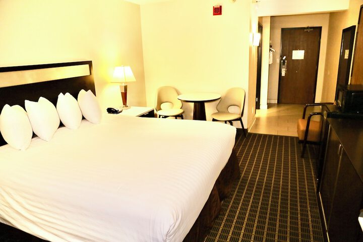 Room 34 of 73