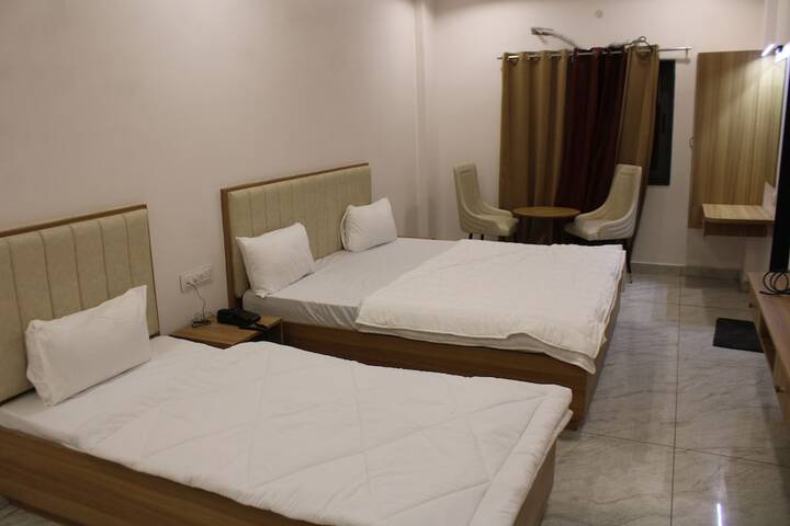Room 3 of 16