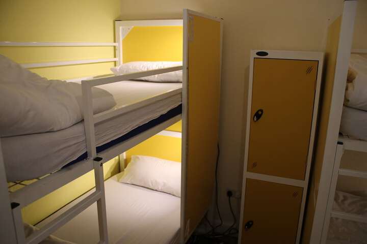 Room 18 of 76