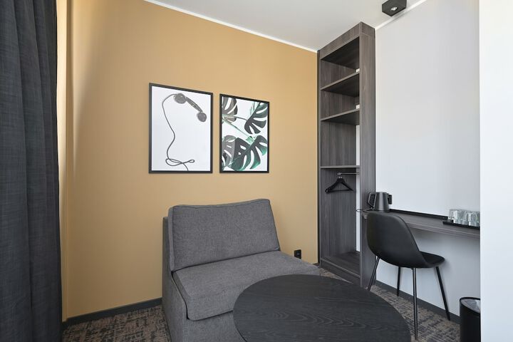 Room 33 of 57