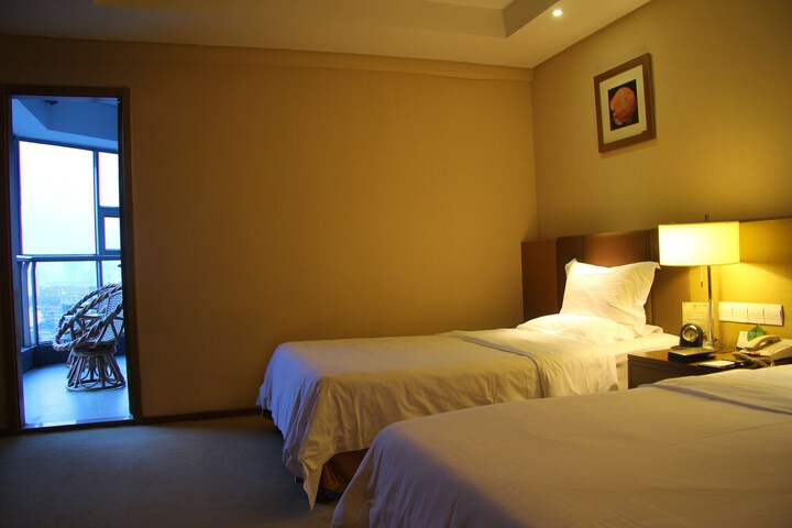 Room 13 of 20