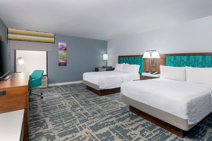 Standard Room, King or Two Doubles (3 of 12)