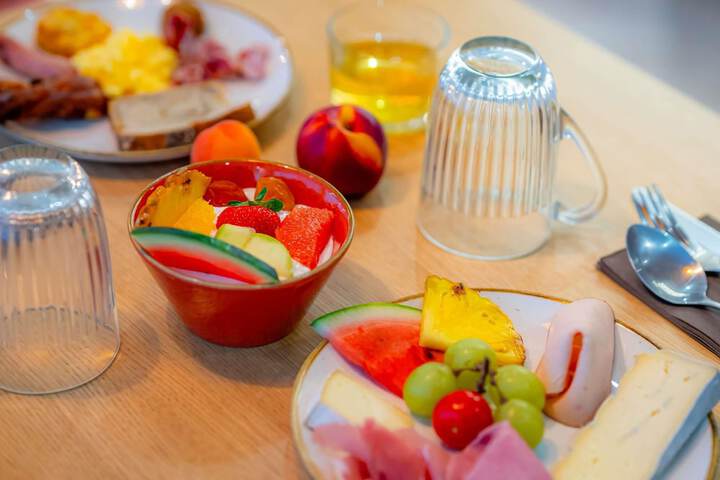 Breakfast/Coffee Service 71 of 96