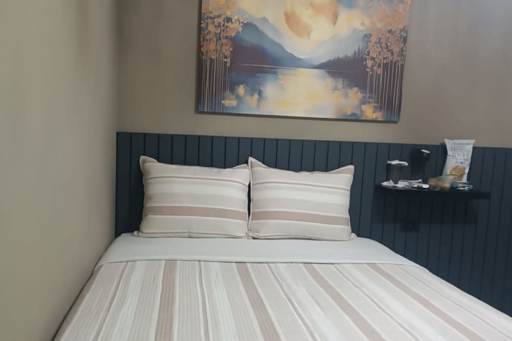 Room 8 of 34