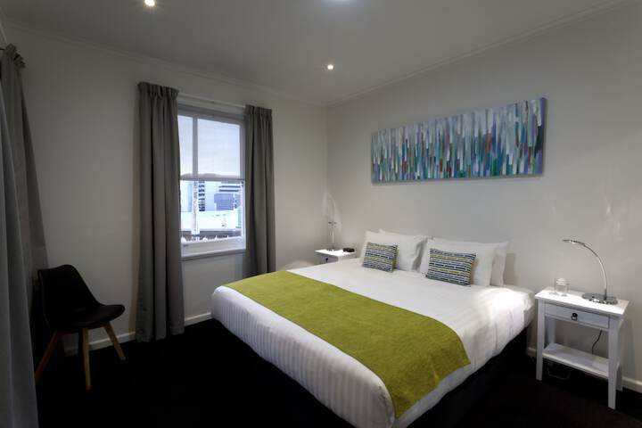Room 10 of 33