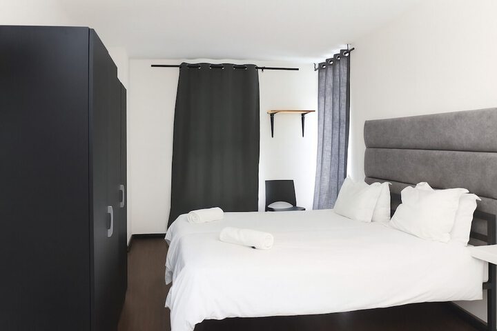 Room 3 of 35