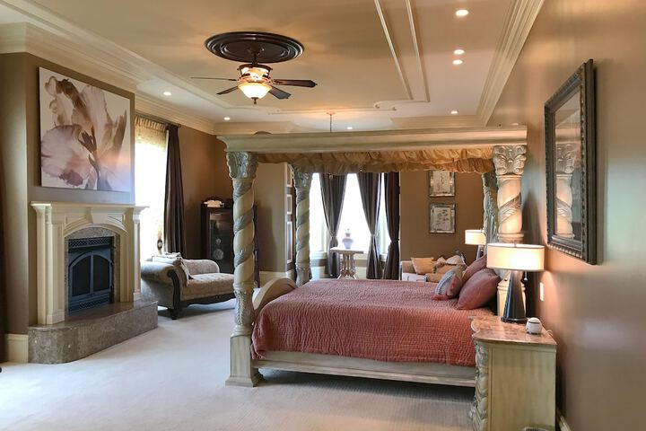 Room 10 of 40