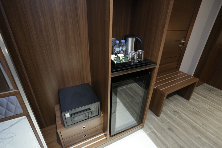 Room 27 of 57