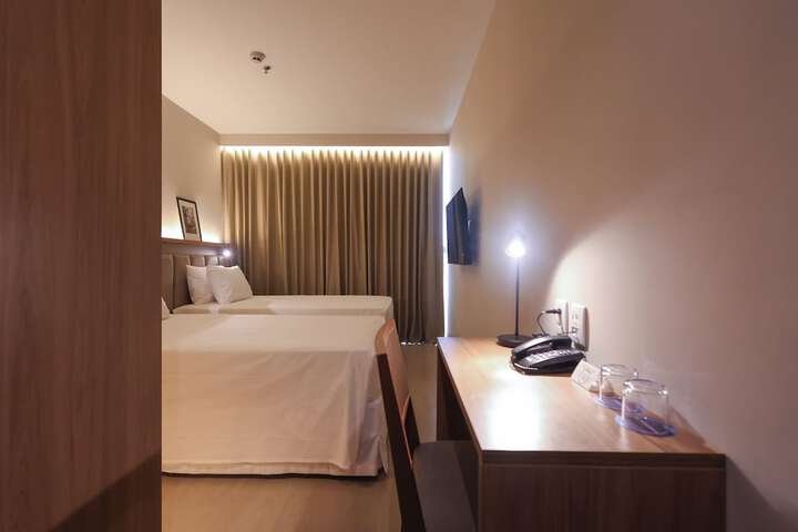 Room 7 of 38