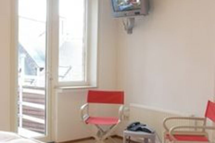 Room 5 of 19