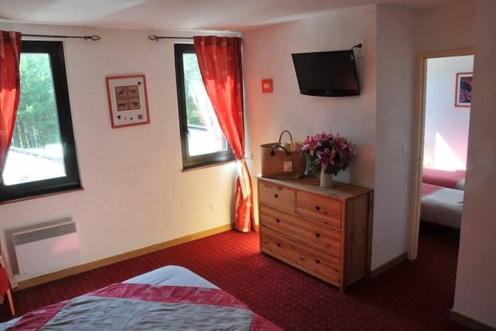 Room 18 of 118