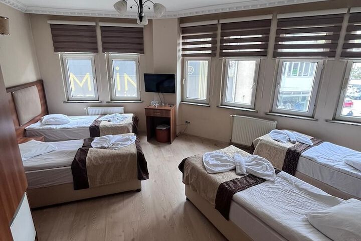 Room 4 of 27