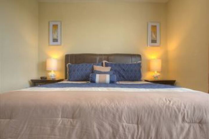 Room 13 of 30