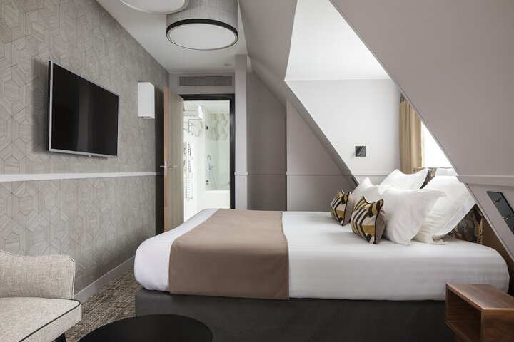 Room 7 of 46
