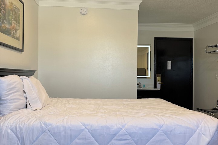 Room 26 of 43