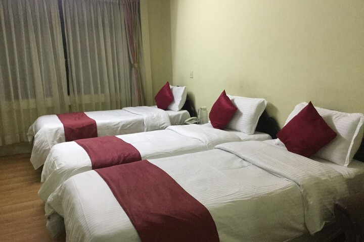 Room 26 of 33