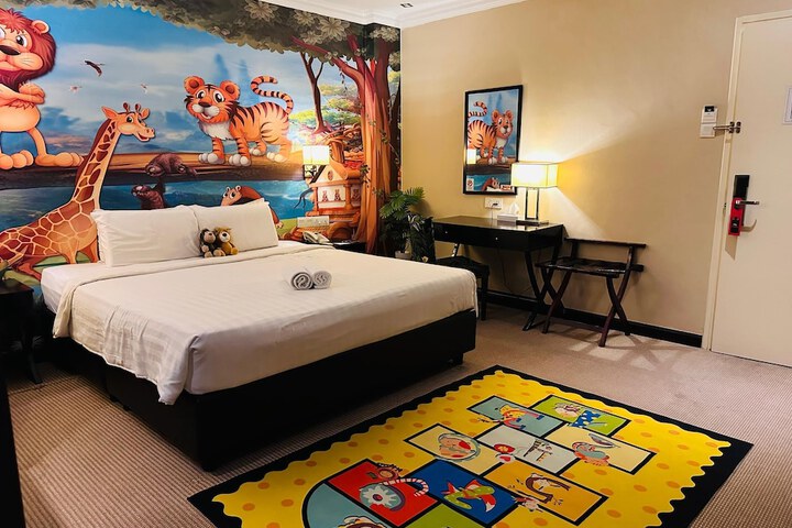 Room 37 of 97