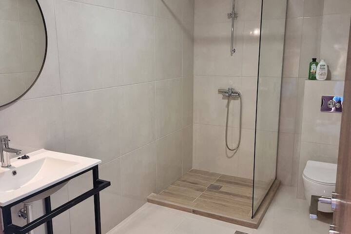 Room 10 of 20