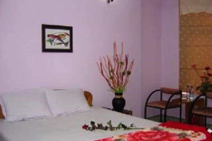 Room 4 of 15