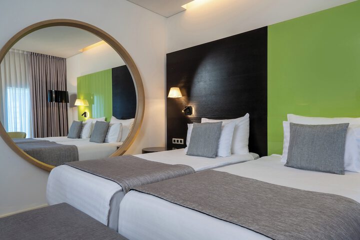 Room 26 of 143