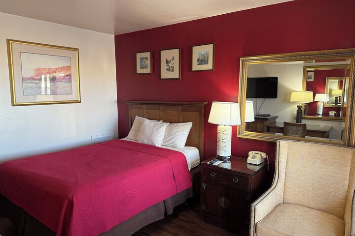 Room 4 of 17