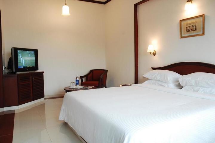 Room 8 of 22