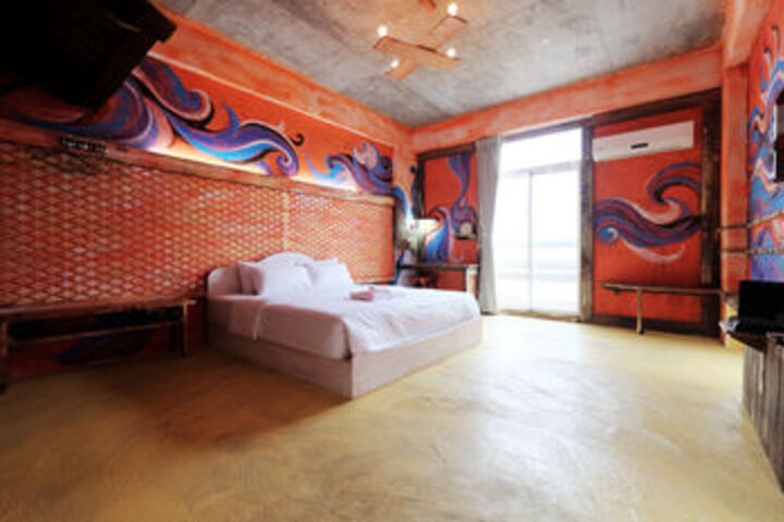 Room 8 of 36