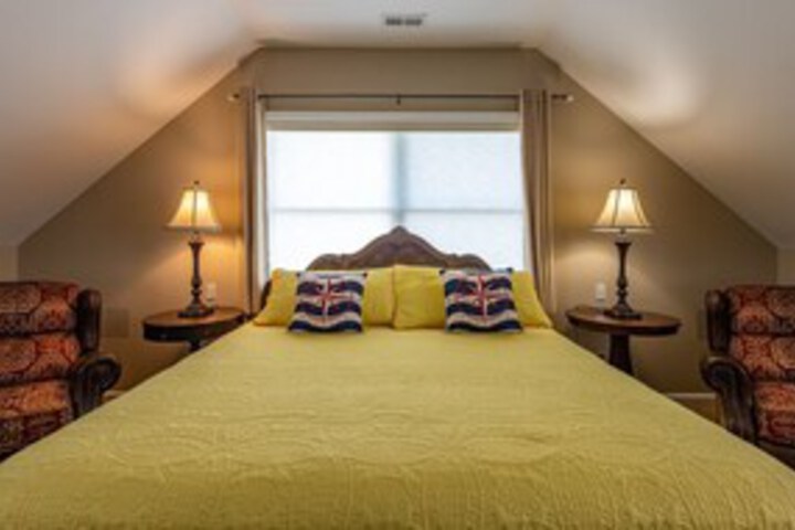 Room 128 of 253