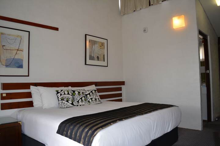 Room 4 of 51