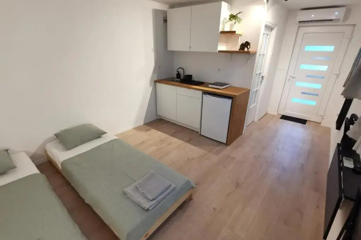 Room 2 of 11