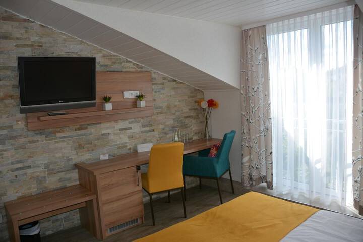 Room 25 of 59