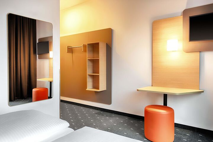 Room 12 of 31