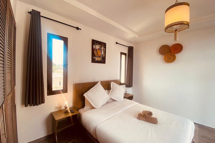 Room 42 of 153