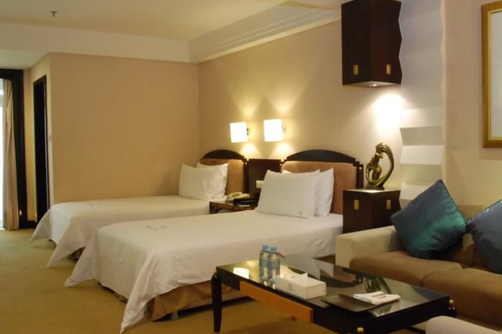 Room 7 of 26
