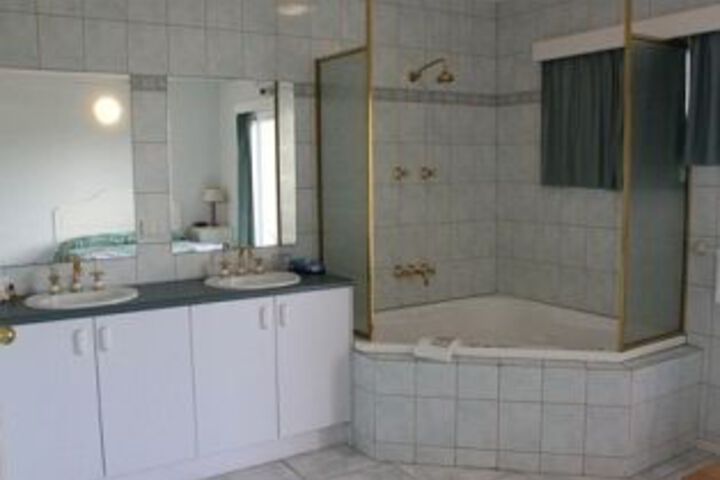 Room 4 of 39